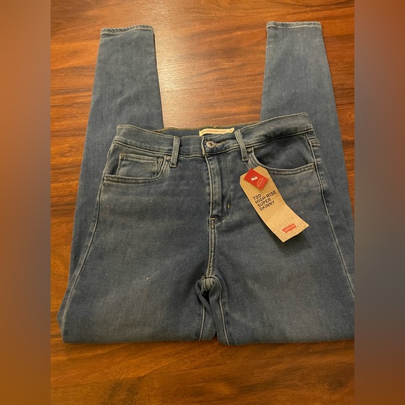Brand New Levi’s 720 Jeans - Picture 3 of 6